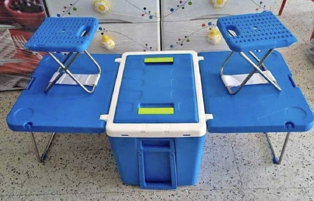 Ferdi Glacière Portative 48L Avec Table, 2 Chaise Ideal Pour Camping